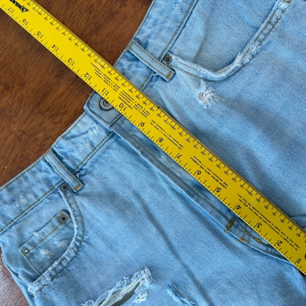 Zara Distressed Light Blue Denim Shorts size 8 100% cotton - Picture 2 of 9